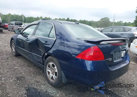 2007 Honda Accord 3.0 Ex z USA, uszkodzony, nr VIN 1HGCM668X7A087722